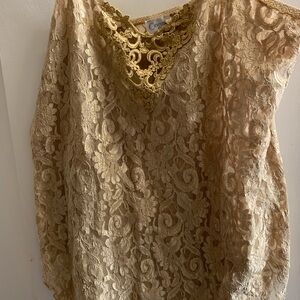 Chic Lace camisole in gold lace